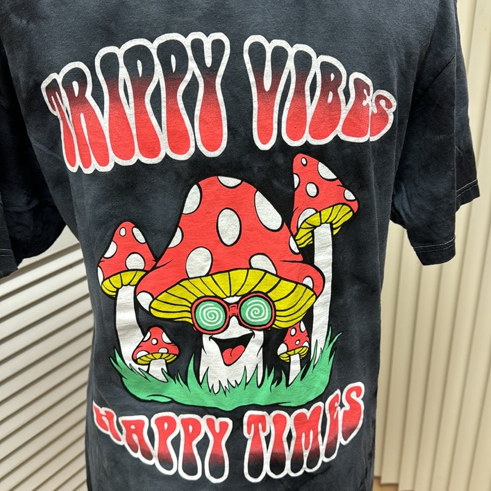 Eighty Eight Trippy Vibes Happy Times Tie Dye Mushroom Shirt Size Medium